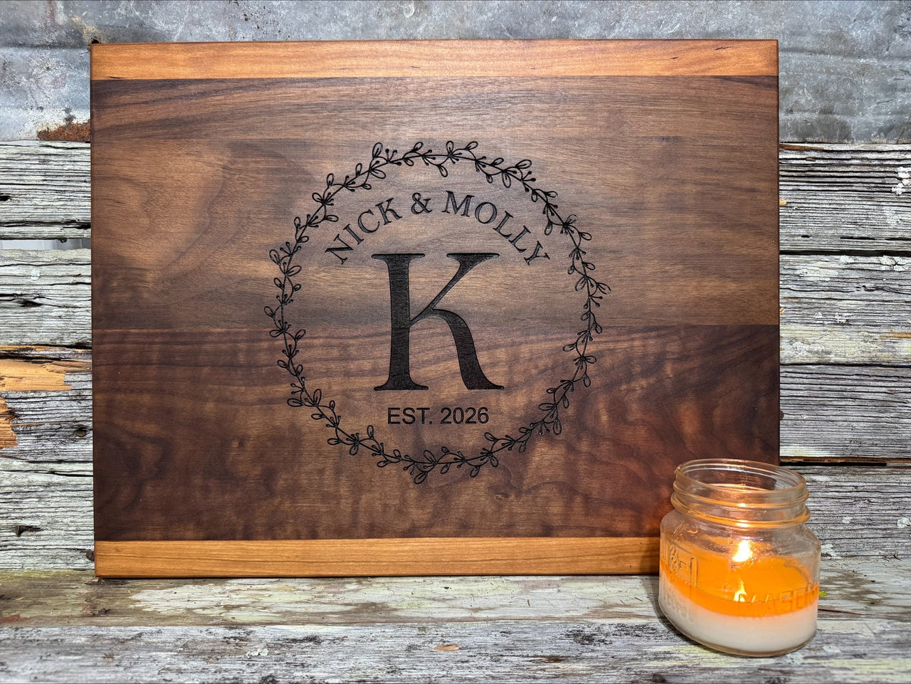 RUSTIC VINE CUTTING BOARD