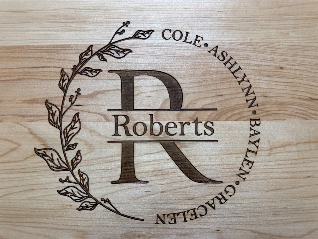 FAMILY CIRCLE CUTTING BOARD